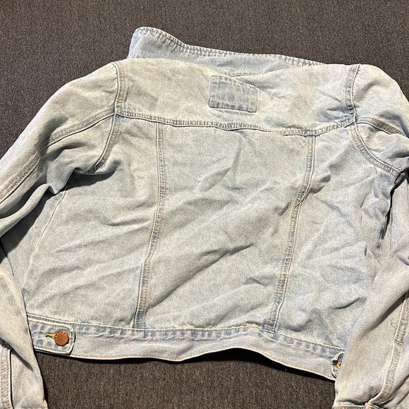 Forever 21 light denim jacket size small - Picture 12 of 12